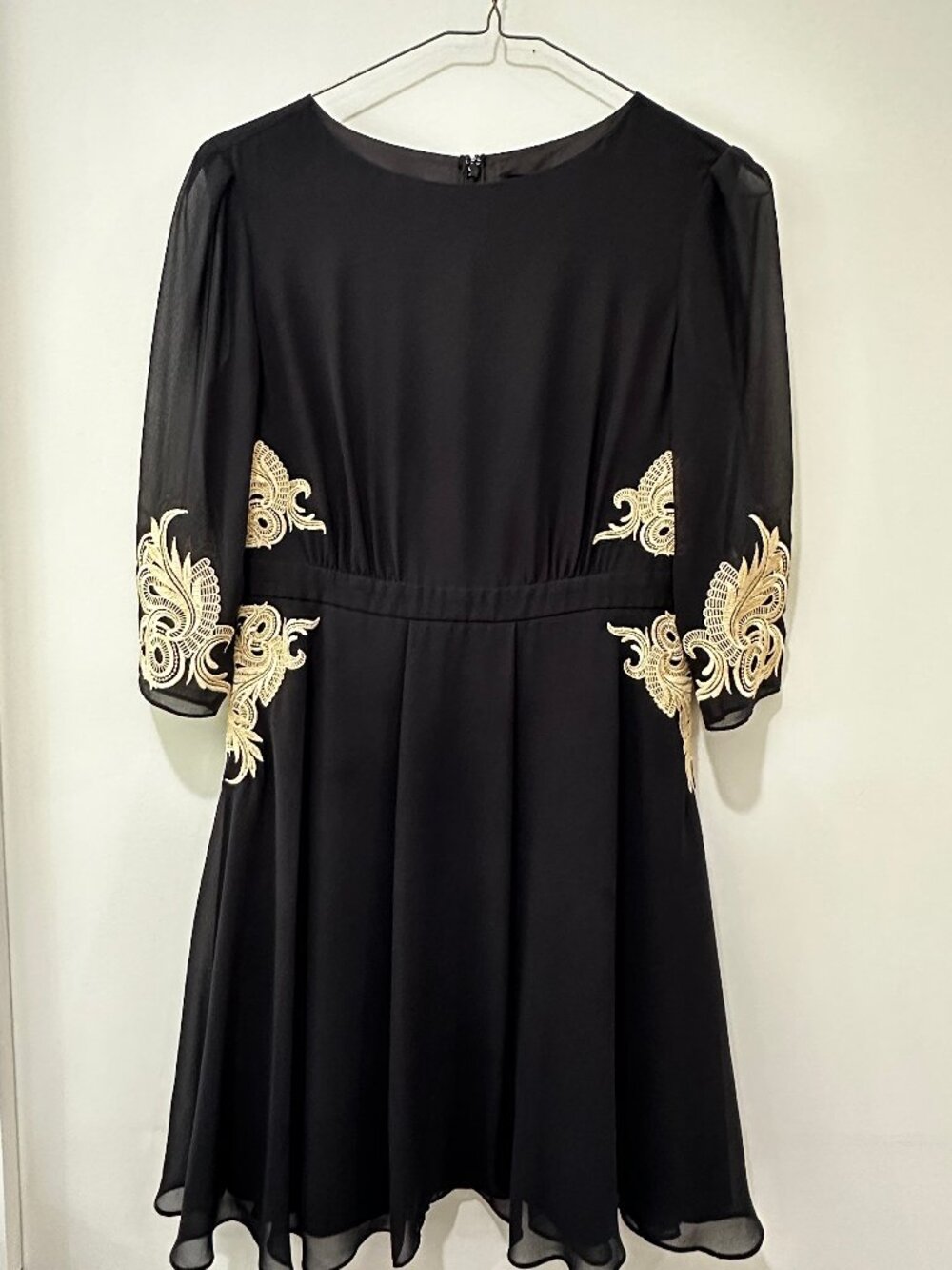 Ted Baker Gaenor Black Gold Embroidered Dress Sz 3 US 8 Chiffon EUC